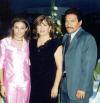 Felipe Medina Cervantes y Silvia Rodríguez de Medina con su hija Julia María Medina Rodríguez.