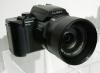 Un directivo de la Panasonic presenta la nueva cámara digital de esta compañía, la nueva  Lumix Digital.