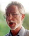 Coetzee es el segundo escritor surafricano que recibe el Nobel de Literatura: en 1991 lo ganó Nadine Gordimer. No es seguro que Coetzee acuda a Estocolmo el diez de diciembre próximo a recibir el premio. En dos ocasiones anteriores, cuando fue galardonado con el Booker Prize en el Reino Unido, no asistió a recibirlo. Su editora sueca, Dorothea Bromberg, dice no haber tenido nunca contacto directo con el escritor, solamente con su editor británico.