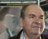 Abrikosov, de 75, trabaja en el Laboratorio Nacional Argonne en Illinois.
Abrikosov dijo que había comenzado su trabajo hace más de medio siglo, en la Unión Soviética, en un mundo científico que era casi irreconocible y prácticamente sin computadoras. 'Nosotros tres tenemos algo en común: nuestros descubrimientos (...) fueron hechos hace muchos años. Somos gente muy vieja', dijo desde Lemont, Illinois, al conocer el premio. 'Trabajamos en un mundo mayoritariamente sin computadoras'.