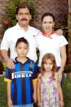 09 octubre
El niño Miguel Wong Sánchez cumplió nueve años de edad lo acompañan sus papás y hermanita.
