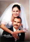 Dr. Francisco Cuitláhuac Paredes Ortiz y L.A.E. Dalia Marina Viezca Zamora contrajeron matrimonio religioso en la iglesia del Sagrado Corazón de Jesús el 26 de septiembre de 2003.