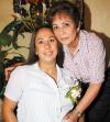 13 octubre 

Jacqueline Alonzo de Puente con su mamá, Tere López de Alonzo, en la fiesta de regalos para bebé que le organizó