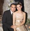 Ing. Carlos Leal Ancira y G.M. Lissette Díaz Moreno formalizaron su compromiso matrimonial en la ceremonia de petición de mano efectuada el 17 de octubre de 2003.