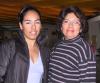  02 de noviembre  
Norma Almanza y la niña Grace Campos viajaron a Los Ángeles, las despidieron Norma Hernández y Ana Laura Castillo.