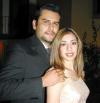 06 noviembre 2003  

Juan Antonio Díaz Infante Saldaña y Blanca Ríos en la despedida de solteros que les ofrecieron amigos y amistades en días pasados.
