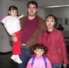  19 de noviembre 
A Tijuana viajaron Nohemí Acosta y las niñas Sasrahí y Daniela Valencia. Las despidió su papá José Luis Valencia.