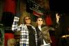 La primera 'Matrix' en 1999 obtuvo 456 millones de dólares en ventas de boletos mundiales y 'The Matrix Reloaded', que fue estrenada en mayo de este año, eclipsó esa cifra con 735 millones de dólares en la taquilla mundial. Se espera que Matrix Revolutions supere esta última cifra.