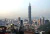 Al menos cien mil personas acudieron a la apertura al público del edificio Taipei 101 que, con sus 508 metros de altura, 101 plantas sobre la superficie y 5 de sótano, es el más alto del mundo.