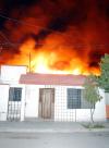 El cuerpo de bomberos recibió el reporte del incendio a las 21:30 horas aproximadamente, de inmediato tres unidades se trasladaron a la tienda y cuando se percataron de la magnitud del siniestro solicitaron el apoyo de todos sus compañeros, cerca de ochenta apagafuegos se trasladaron al lugar.