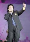 La cubana Gloris Estefan deleitó al público con su actuación, cantanto los temas 'Hoy' y' Conga', para despúes cantar 'Mi tierra' a petición del público.
