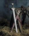 Entre otros detalles de 'El Regreso del Rey' ha desaparecido la figura del sabio del mal Saruman, que seguirá en la torre encerrado sin que el público le vuelva a ver, o gran parte del triángulo amoroso entre Eowyn, Aragorn y Faramir.