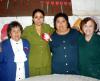 Raquel Ovalle Soto acompañada de las organizadoras de su despedida de soltera