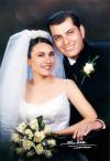 C.P. Sergio Fernando Castañón Martínez y Lic. Cinthia Fierro Proa contrajeron matrimonio religioso en la parroquia Los Ángeles el seis de diciembre de 2003.

Studio Sosa.