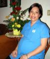  18 de diciembre  
Mayra Muñoz de Casas en la fiesta de regalos que le ofrecieron por el bebé que espera.