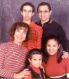 Ing. Enrique Cuan Durón e Ing. Elisa Urquizo de Cuan celebraron el ocho de diciembre de 2003, 19 años de feliz matrimonio acompañados por sus hijos.