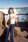 Tamara de la Fuente Zorrilla captada en las Cataratas del Niagara en Canadá, durante un período vacacional por aquel país.