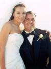 Fred Leach Flower y Enevy Castelan Contreras celebraron su matromonio religioso el diez de mayo de 2003.