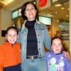 29 de diciembre de 2003
María Guadalupe Igleisas de Corral con su hija Sarahí Corral Iglesias  y su sobrina María Cecilia Iglesias Bueno.