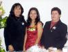 29 de diciembre de 2003
Leiticia Garay Espinoza acompañada de las organizadoras de su despedida de soltera, las señoras Mercedes Cázares de Sánchez y Leticia Espinoza de Garay.