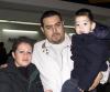 31 de diciembre de 2003
David Hernández viajó a México para visitar a familiares, lo despidieron su esposa Ana Hilda de Hernández y Luis David