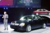 El vicepresidente de Toyota, Don Esmond presentó el nuevo Prius, auto que se hizo acreedor al premio de 'Auto del año 2004 en Norteamérica'
