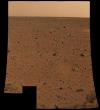 El robot 'Spirit' envió sus primeras fotografías a color de la superficie de Marte, que son las imágenes de mejor calidad logradas jamás del planeta rojo. Las tomas muestran un suelo arenoso, rojizo, plagado de pequeñas rocas, que proyectan una sombra sobre el terreno por la acción de los rayos solares.