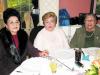 Rusi de Rico, Rosario Lamberta González y Cati de Nava en una tarde de café.