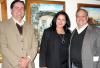 Dr, Amilcar Peniche Polanco actual presidente del Colegio de Egresados del Postgrado de Ortodoncia de Coahuila, A.C. acompañado por los conferencistas de la U.C.L.A. Dr. James Mulik y Dr. Heddie Sedano