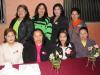 Grisel Herrada Chávez en compañía de algunas de las asistentes a su despedida de soltera