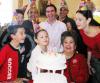 24 de enero  

Marisol Cavelaris de Martínez en la fiesta de regalos que le ofrecieron en honor al bebé que espera.