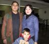 Regresaron a Tijuana Francisco Javier, Janeth Flores de Aguayo y su hijo Jefrey.
