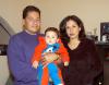 Manuel  Canive y Lorena Villarreal con su hijo Manuel Canive, captados en reciente acto social.