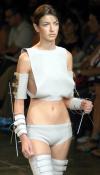 La Sao Paulo Fashion Week abrió a lo grande su decimosexta edición con la brasileña Gisele Bundchen en uno de los primeros desfiles de la principal feria de la moda nacional, dedicada esta vez a la ciudad de Sao Paulo por sus 450 años.