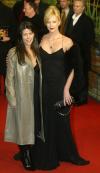 La actriz Faye Dunaway asistió a la presentación de 'Cold Mountain', estelarizada por Nicole Kidman y Jude Law.