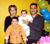 09 de febrero
Luis Eduardo Garza Navarro acompañado de sus papás, Dulce Navarro y Luis Ernesto Garza y su hermanita en la fiesta que le ofrecieron por su cumpleaños.