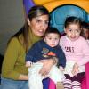 Cristina Medrano de Ríos con sus hijos  Raúl y Cristy en un festejo infantil celebrado en días pasados.