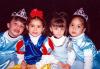 Con una fiesta infantil Luisa Fernanda Moya celebró su cumpleaños acompañada de sus primas Alessandra, Annel y Sofía