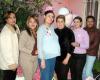21  de febrero 
Jessica Villarreal Mota en compañía de algunas de las asistentes a su fiesta de regalos, realizada con motivo del próximo nacimiento de su bebé