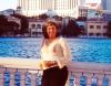 Idalia Pérez Mata en el Lago del Hotel Casino durante su visita a Las Vegas, Nevada.