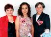 Janeth Bital Ruiz con las anfitrionas de su primera despedida de soltera Fernanda Ruiz Humphrey y Janeth Canavalí de Bitar.