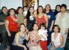Brenda Nurit Hernández Velazco acompañada de sus amigas en la despedida de soltera que le ofrecieron con motivo de su próxima boda.