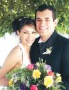 Ing. Carlos Rodríguez Arizpe y Lic. Carla Liliana Sosa Lugo contrajeron matrimonio religioso en la parroquia Los Ángeles el 21 de febrero de 2004.