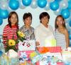 20 de marzo 
Ana Belém de la Cruz Flores en compañía de las organizadoras de su fiesta de regalos Irma Belem, Paty y Nidia de la Cruz.