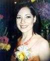 Maricela Acosta Moreno, captada en la despedida de soltera que se le ofreció por su próxima boda.