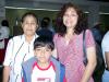   19 de abril 
 
Salvador, Sonia y Sofía Montfort viajaron a Honduras, los despidieron los  señores Benjamín y Elena Castro.