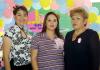 20 de abril
 Claudia Bretado de Artea con las anfitrionas de su fiesta de canastilla, Martha Olvea de Artea y Sara Artea de Parra.