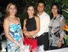 21 de abril 
Marco César Ramos López y Miriam Soraya Mendoza Soto, en compañia de las organizadoras de su despedida de solteros, con motivo de su cercano enlace.