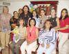  24 de abril  
 Yolanda Castañeda de Cartés con algunas de las asistentes a su fiesta de canastilla, celebrada en días pasados.