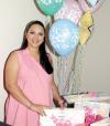Claudia Bretado de Artea recibió regalos varios para su bebé, la cual será niña y nacerá los primeros días del mes de mayo.